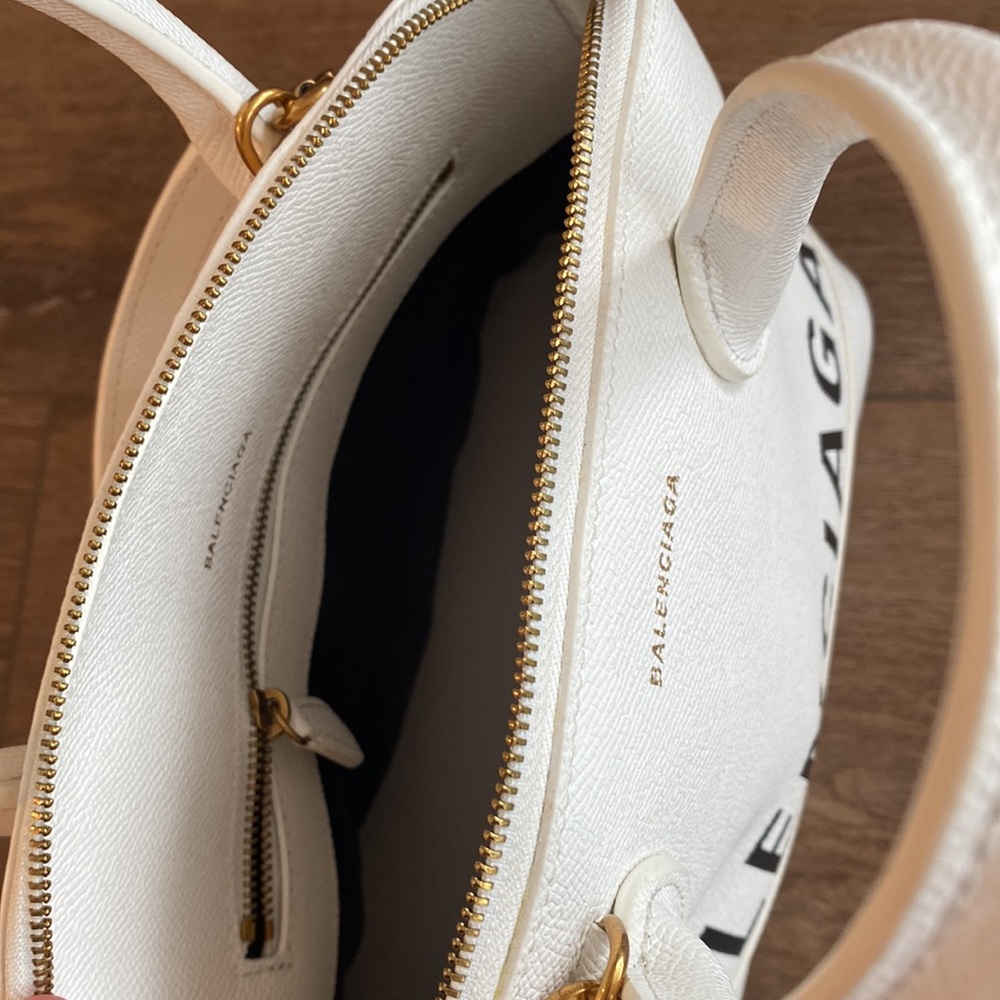 BALENCIAGA • White Leather Small Ville Bag - Picture 7 of 16